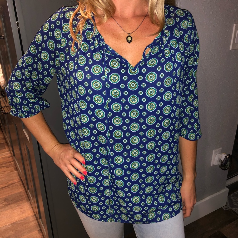 Cute summer/spring causal business top